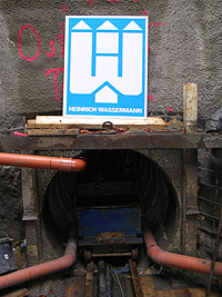 Stollenbau - Stollen im Schutze eines Schildes: Blick in Minitunnel